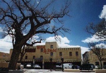 'Taos Plaza' ... NO PICTURE ? ... PLEASE DROP ME A MESSAGE !